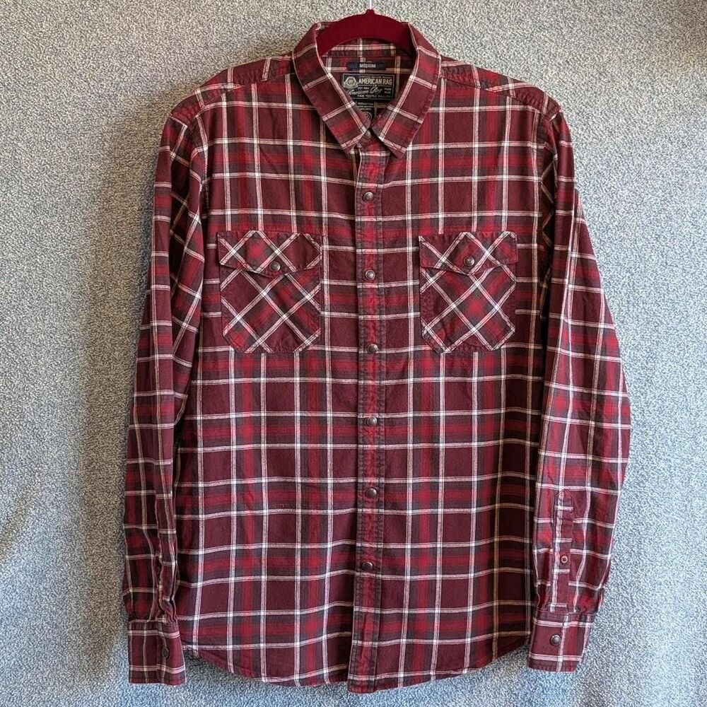 American Rag Men's Size Medium Red Plaid Cotton Flannel Long Sleeve Shirt